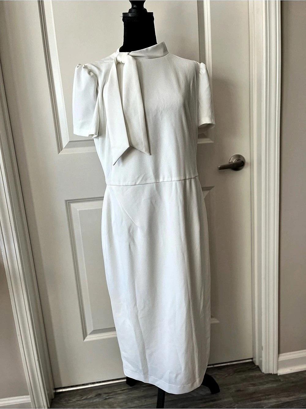 Maggy London Tie-Neck Puff Sleeve Midi Dress in White Size Medium Like N